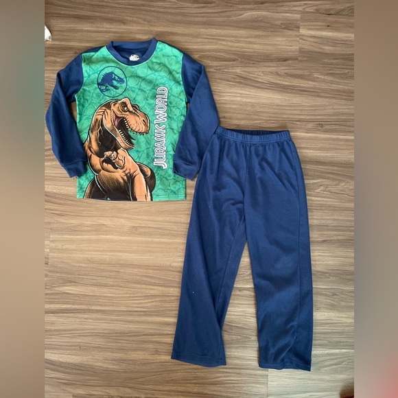 Jurassic World Vibrant Green and Blue Dinosaur Pajama Set size 8 - Picture 5 of 6